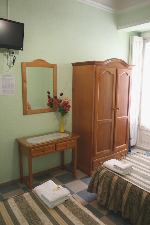 Hostal Continental Madrid Exterior photo